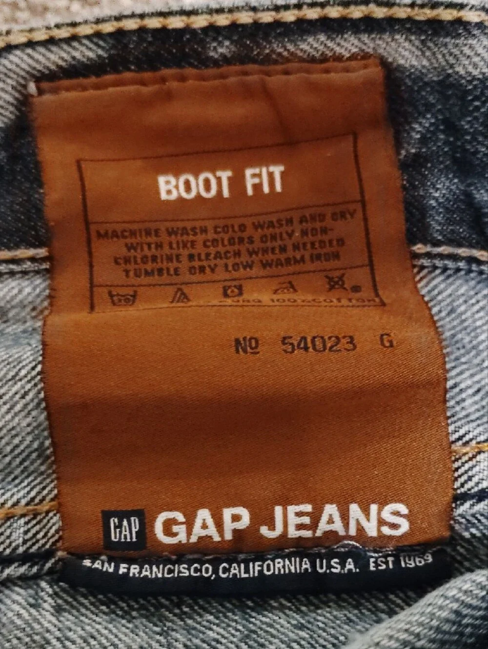 GAP Men’s Light Blue Faded Bootcut Jeans